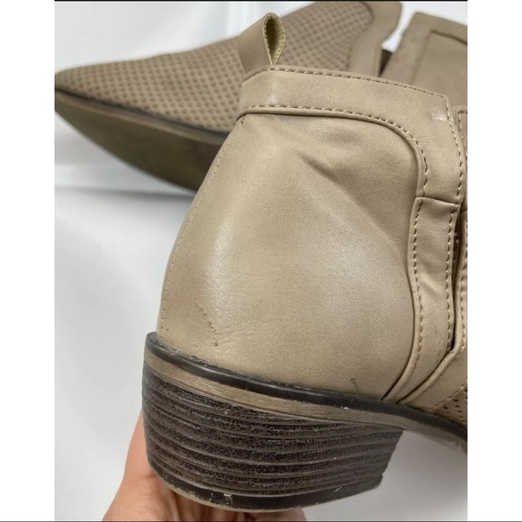 Restricted Women Sz 8.5 Taupe Perforated Bootie Ankle Boot Faux Leather Cut Out - Picture 10 of 14